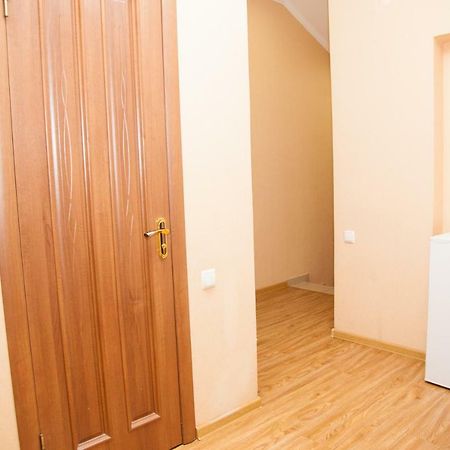 Zaporizhia Semi-Luxury Apartment On Zhukovskogo Street 57 المظهر الخارجي الصورة