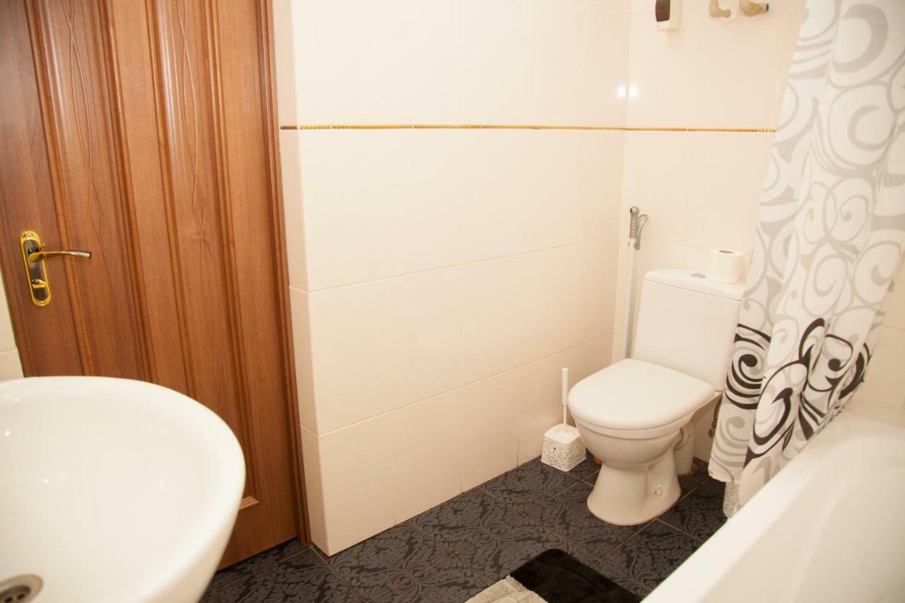 Zaporizhia Semi-Luxury Apartment On Zhukovskogo Street 57 المظهر الخارجي الصورة