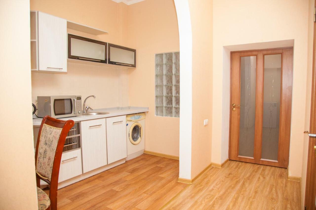 Zaporizhia Semi-Luxury Apartment On Zhukovskogo Street 57 المظهر الخارجي الصورة